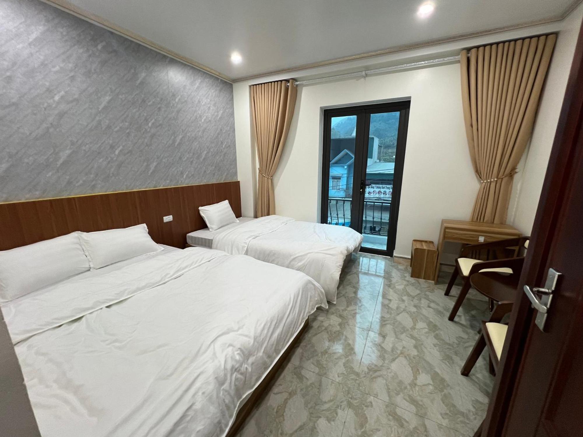 Phu Dat Hotel Dong Van  Exterior photo